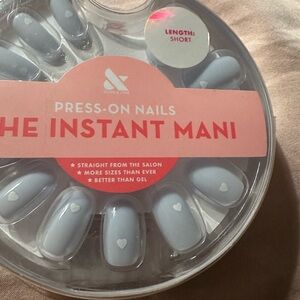 Press-On Nails with Heart Design (2)